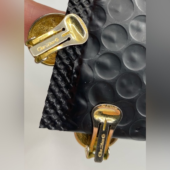 Christian Dior Gold Tone Ribbed Textured Clip On Earrings Vintage 💛HP💛 - Picture 5 of 10